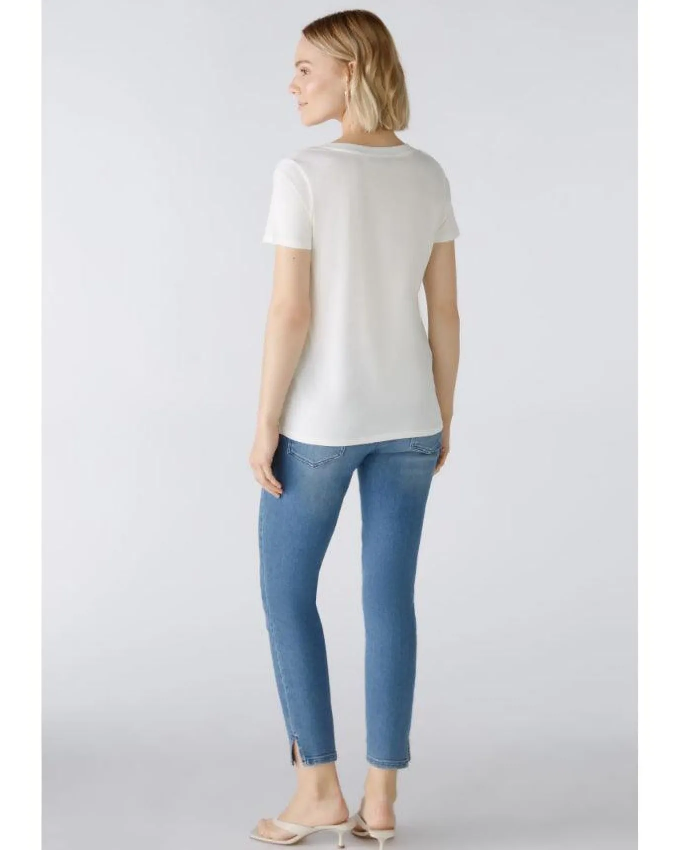 Oui Carli Tee