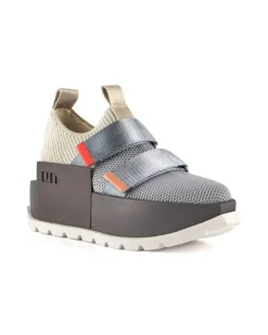 Roko Run 11 Platform Sneaker